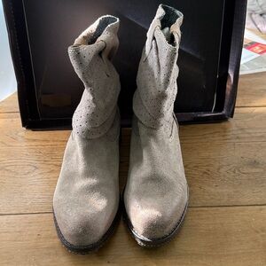 Poulsbo Tan Suede Ankle Boots Size 8